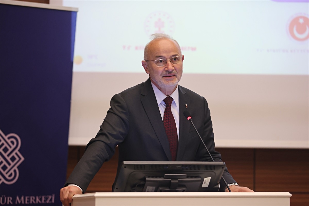 Samsun\'da Orta Çağ ve Türk Dönemi Kazıları ve Sanat Tarihi Araştırmaları Sempozyumu Başladı
