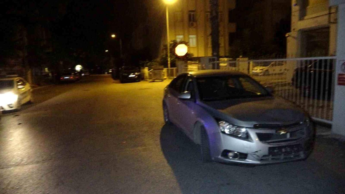 Antalya\'da motosiklet ile otomobil çarpıştı, sürücü yaralandı