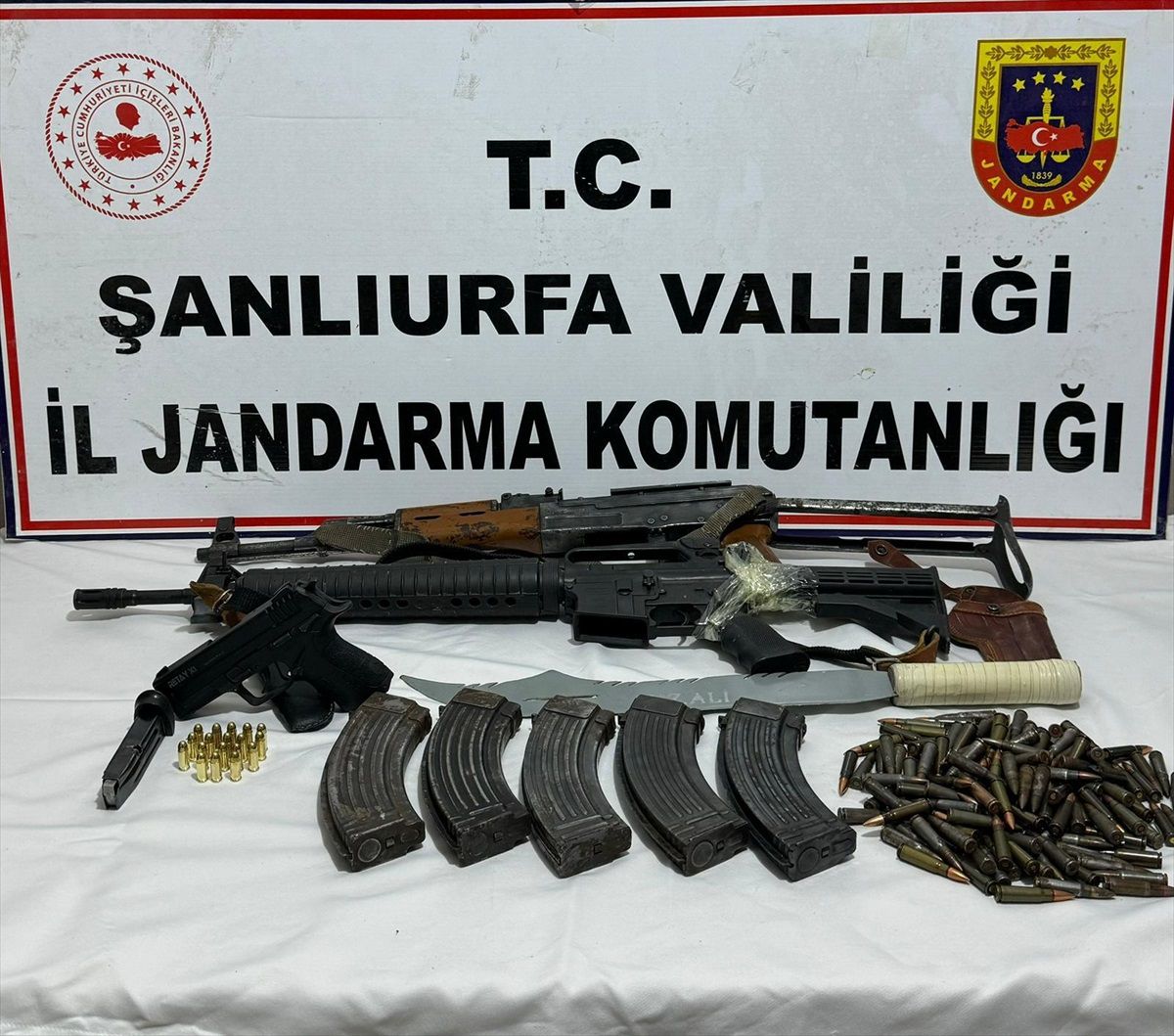 Şanlıurfa\'da silah ve mühimmat operasyonu: 4 gözaltı