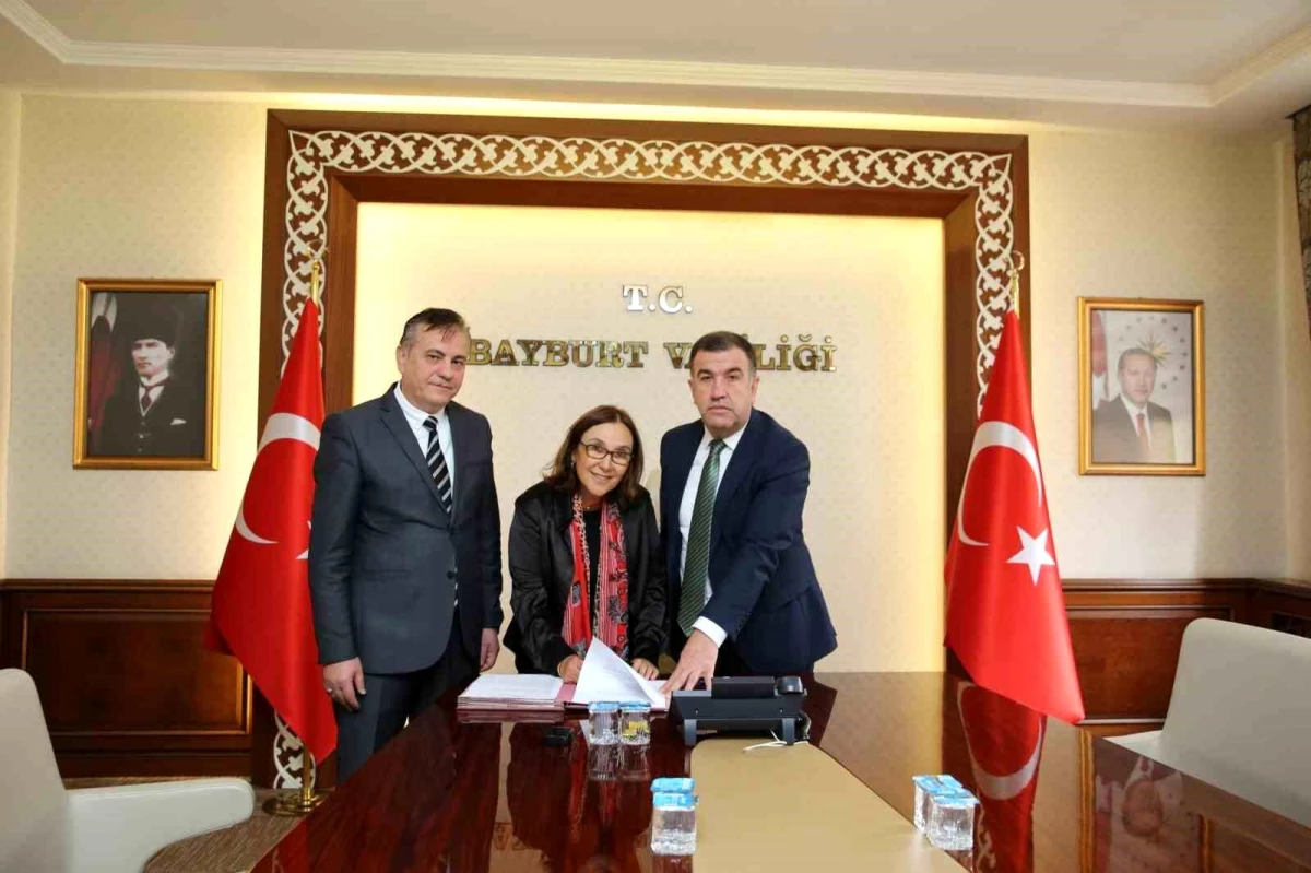 Bayburt Valisi Mustafa Eldivan ile Sivil Toplum Kuruluşları Proje Yardım Protokolü İmzalandı