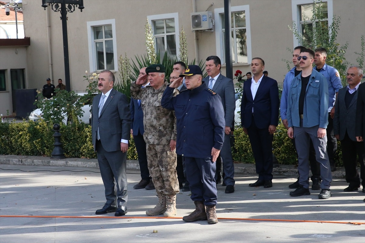 Tokat\'ta "100 Komando/Özel Harekat 100 Fidan ile 100. Yılda Ölümsüzlere Yürüyor" programı