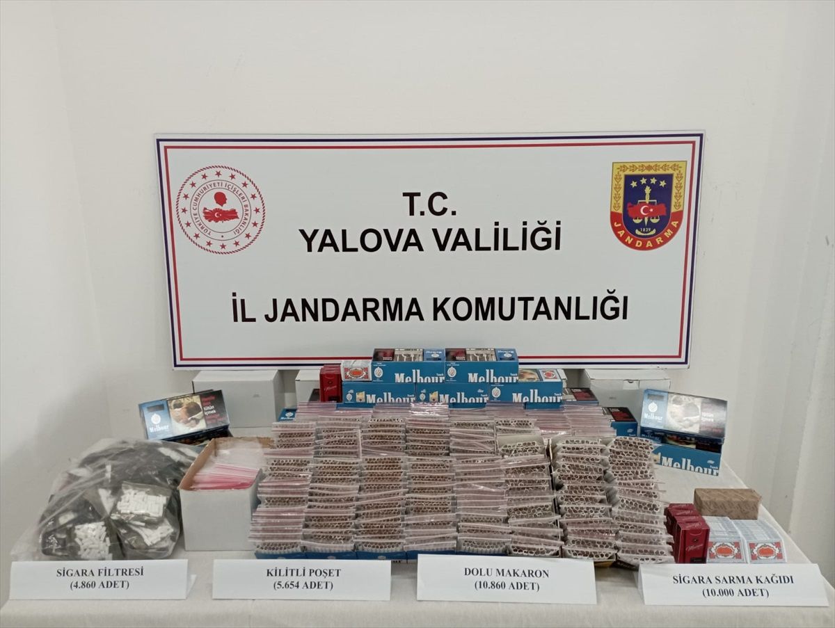 Yalova\'da Giysi Tezgahında Kaçak Sigara Operasyonu