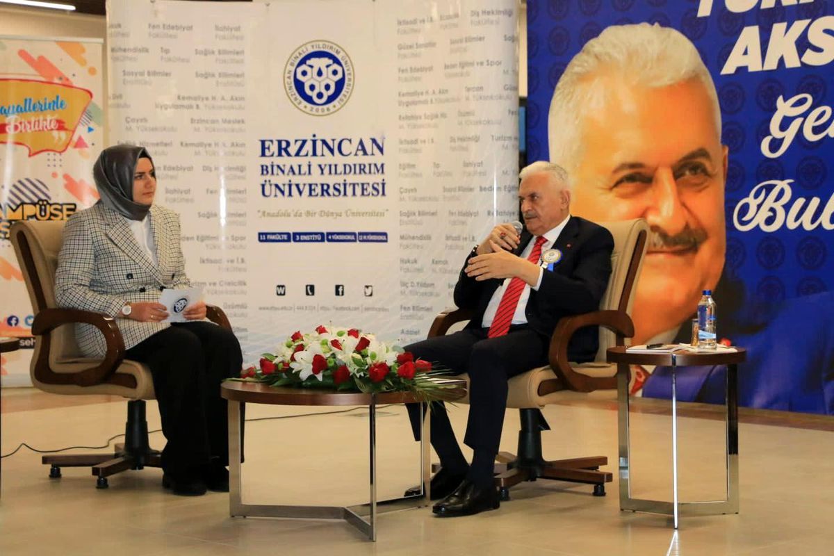 Binali Yıldırım, Erzincan Binali Yıldırım Üniversitesinde öğrencilerle söyleşi yaptı