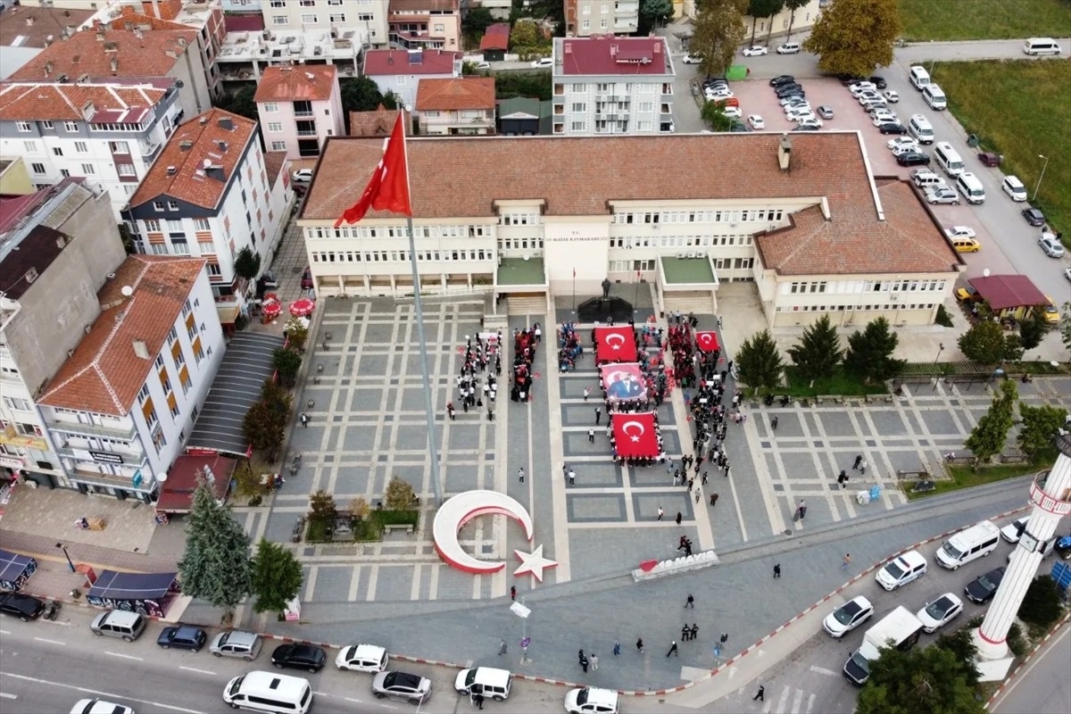 19 Mayıs ilçesinde Cumhuriyet\'in 100. yılı dolayısıyla bayrak yürüyüşü düzenlendi