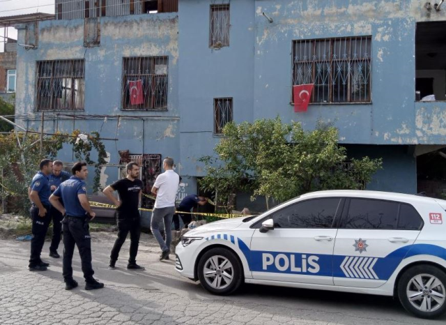 70 yaşındaki emekli Türkçe öğretmeni karısını baltayla öldürdü