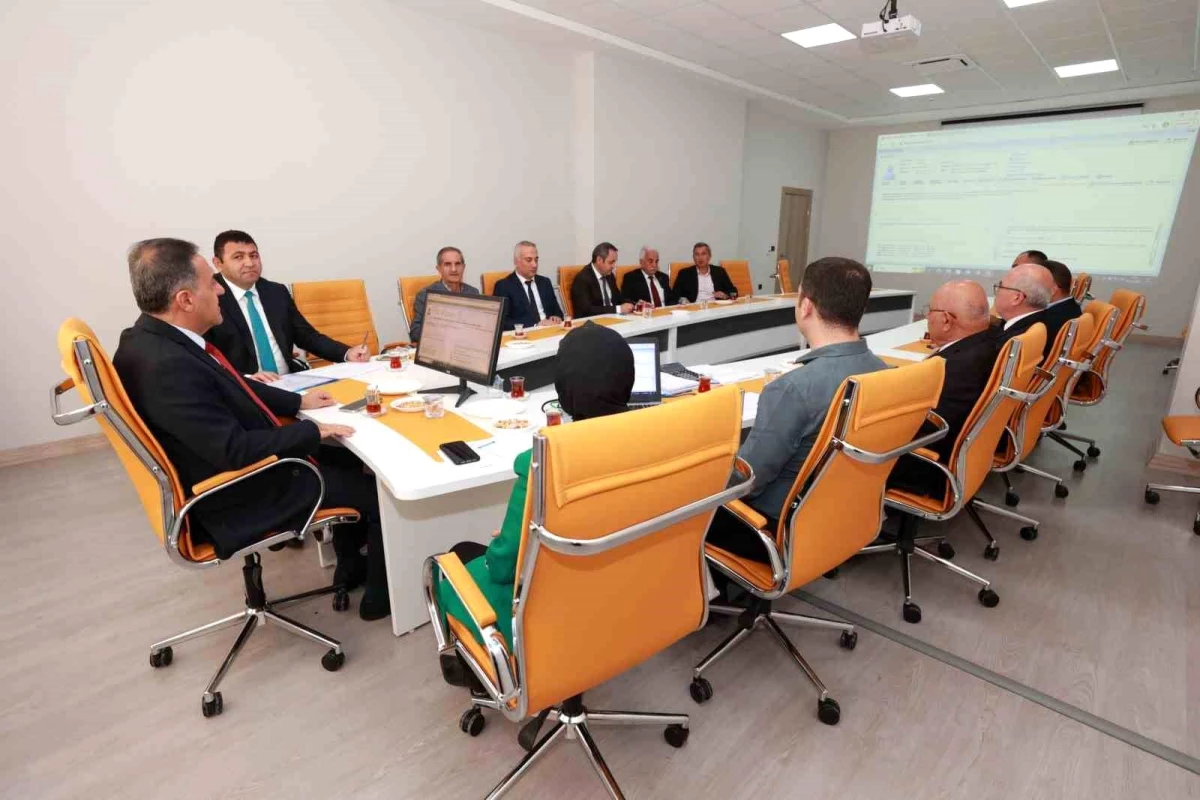 Bingöl Valisi Ahmet Hamdi Usta Başkanlığında Mütevelli Heyeti Toplantısı Yapıldı