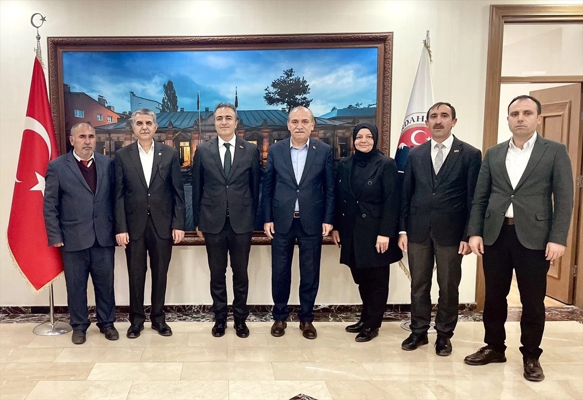 Büro Memur-Sen Genel Başkanı Yusuf Yazgan, Ardahan Valisi Hayrettin Çiçek\'i ziyaret etti
