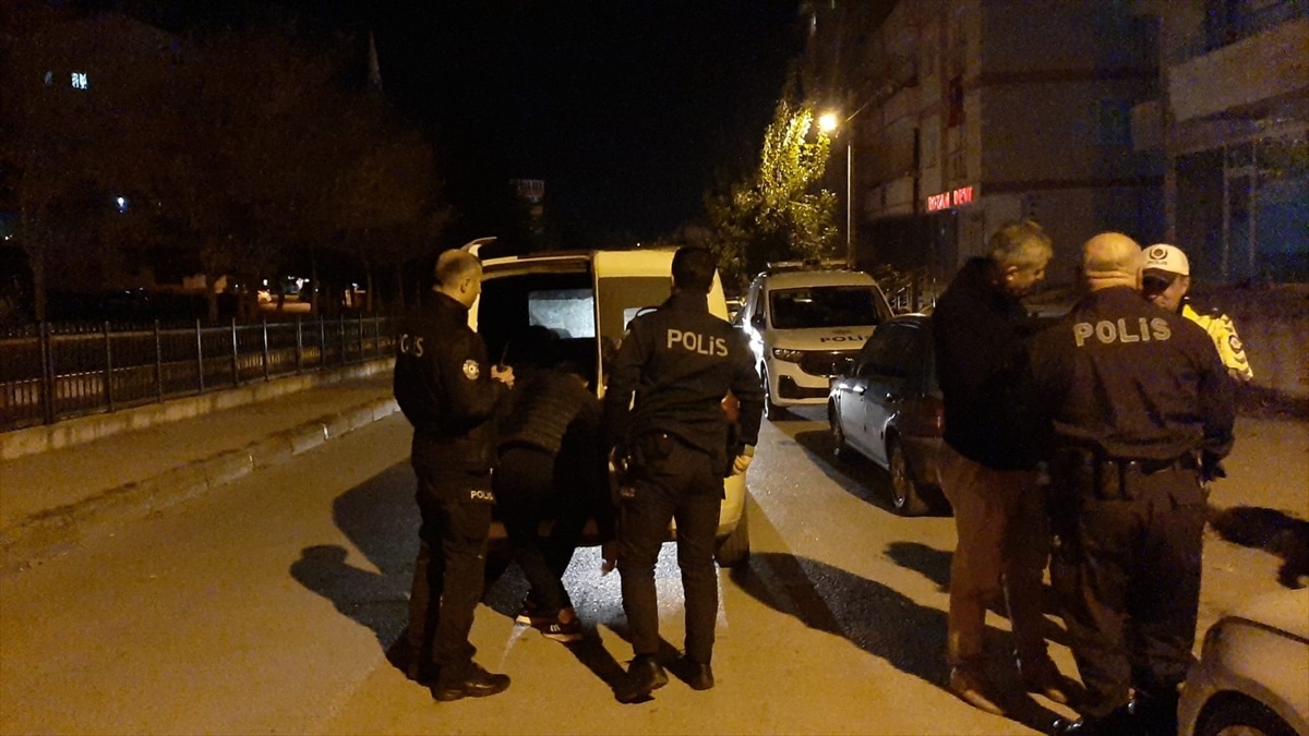Çorum\'da yapılan şok uygulamada 66 uyuşturucu hap ele geçirildi