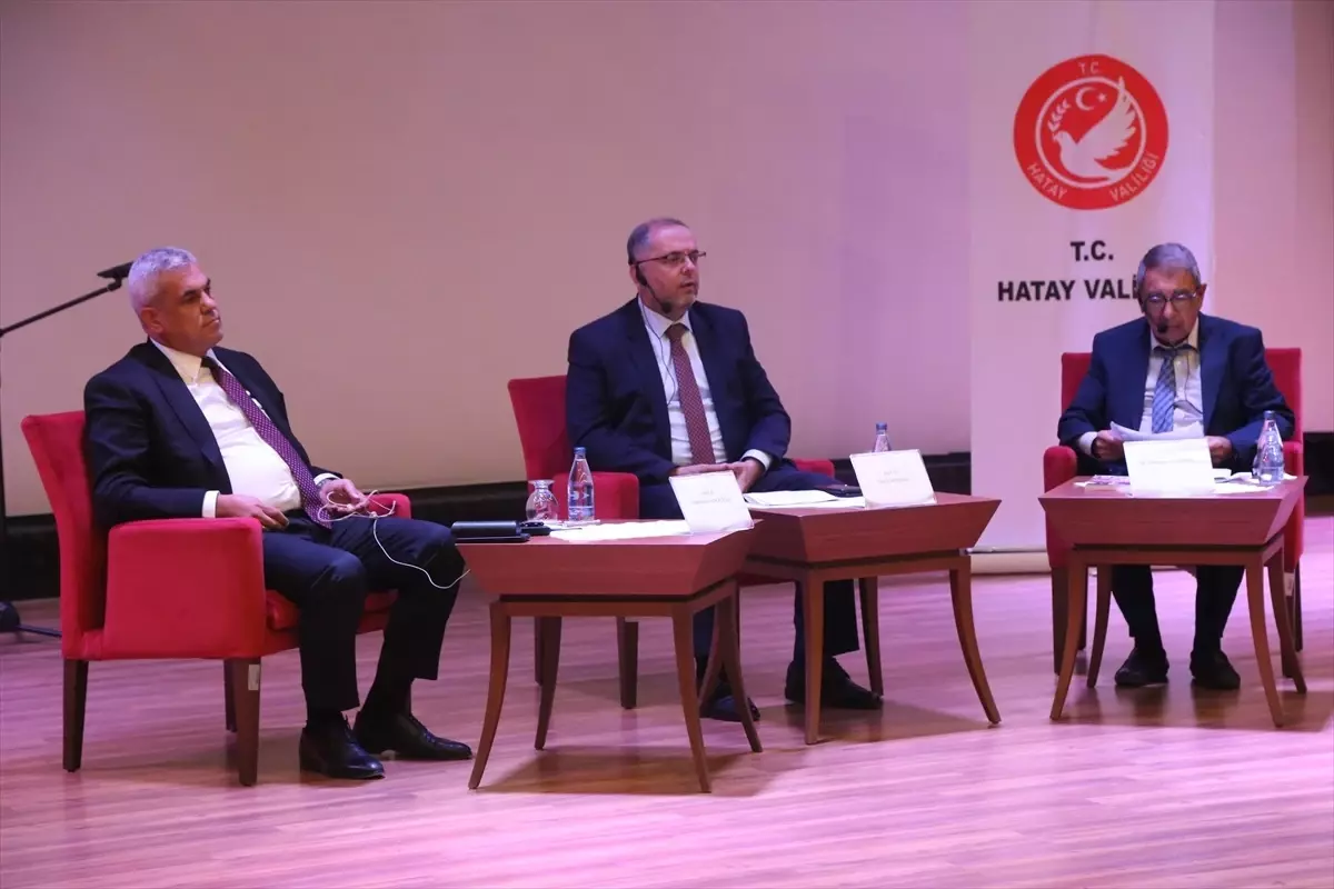 Hatay\'da Cumhuriyet\'in 100. yılında sempozyum düzenlendi