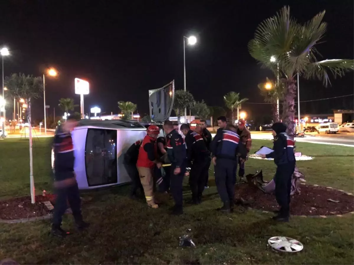 Edremit\'te Otomobil Devrildi: Sürücü Yaralandı