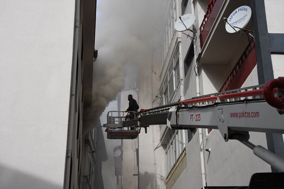 Gümüşhane'de çıkan yangında bir ev kullanılamaz hale geldi