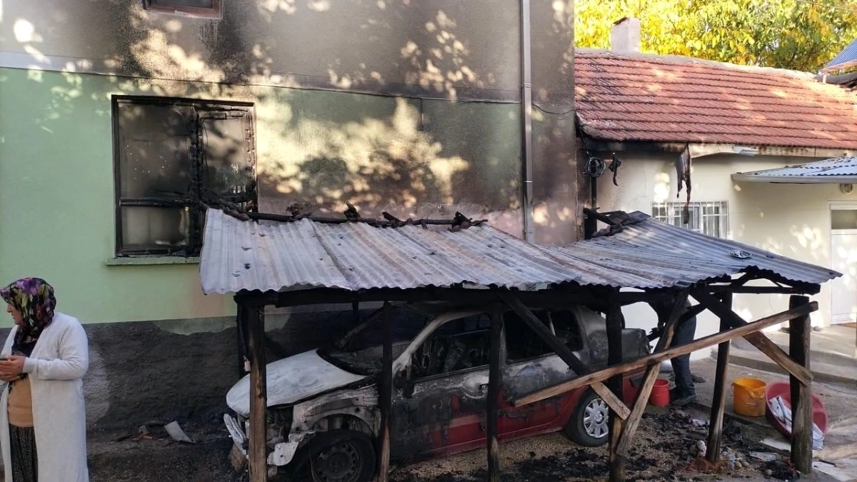 Kırşehir\'de Akli Dengesi Yerinde Olmayan Şahıs, İmamın Otomobilini Yakarak Hasara Neden Oldu