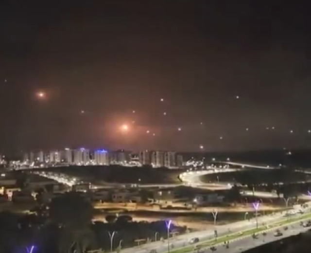 İsrail'in Başkenti Tel Aviv'e Roket Saldırısı
