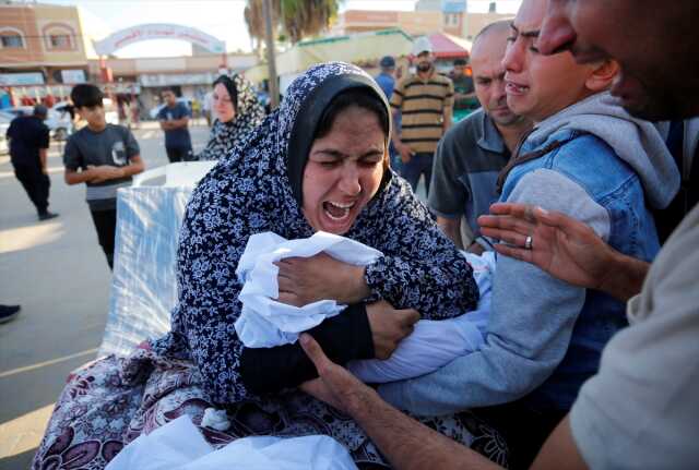 İsrail'in hava saldırısında Al Jazeera muhabirinin eşi ve çocukları hayatını kaybetti İsrail'in hava saldırısında Al Jazeera muhabirinin eşi ve çocukları hayatını kaybetti