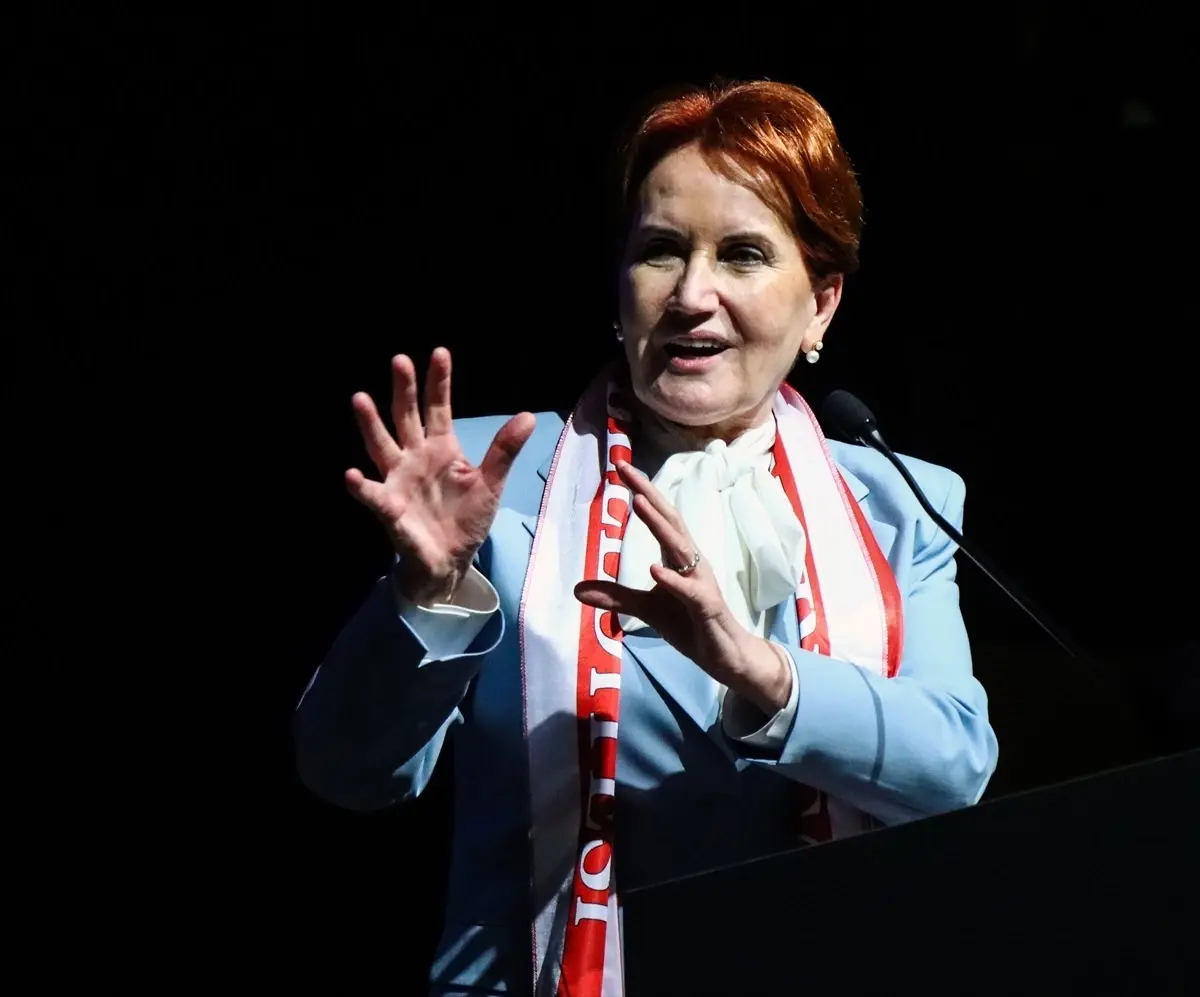 Meral Akşener: Cumhuriyet\'i kuranlara borçluyuz