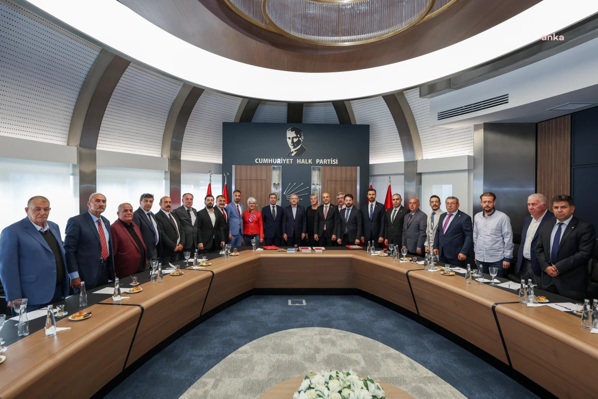 Kılıçdaroğlu, Kayseri İl Başkanı ve Delegeleri Kabul Etti