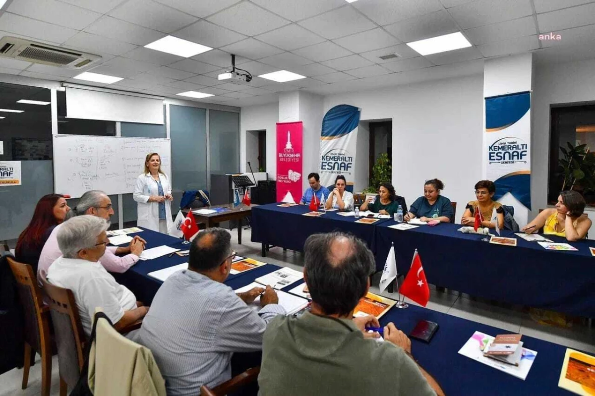 İzmir Büyükşehir Belediyesi, Kemeraltı esnafına İngilizce eğitimi veriyor
