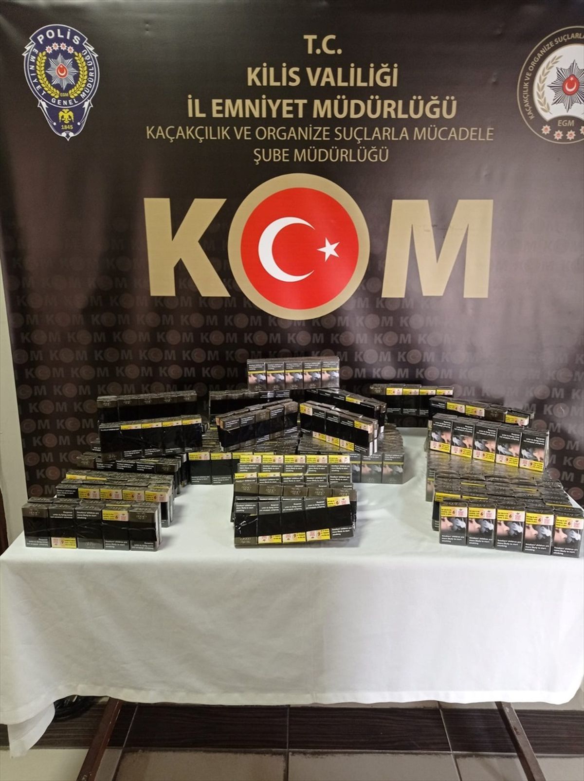 Kilis\'te 2 Bin 385 Paket Gümrük Kaçağı Sigara Yakalandı