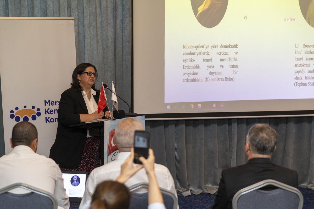 Mersin Kent Konseyi, Cumhuriyet\'in 100. Yıl Konferansı düzenledi