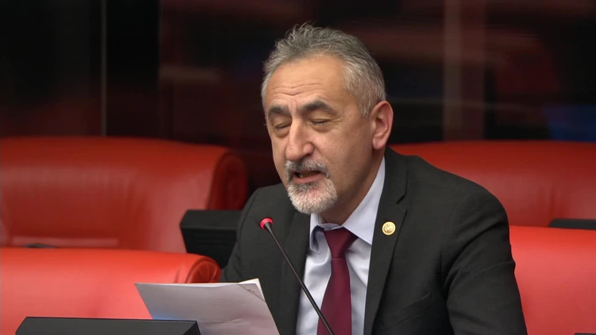 CHP Milletvekili Mustafa Adıgüzel, Sağlık Bakanı\'nın kızamık vakalarıyla ilgili yanıtına tepki gösterdi