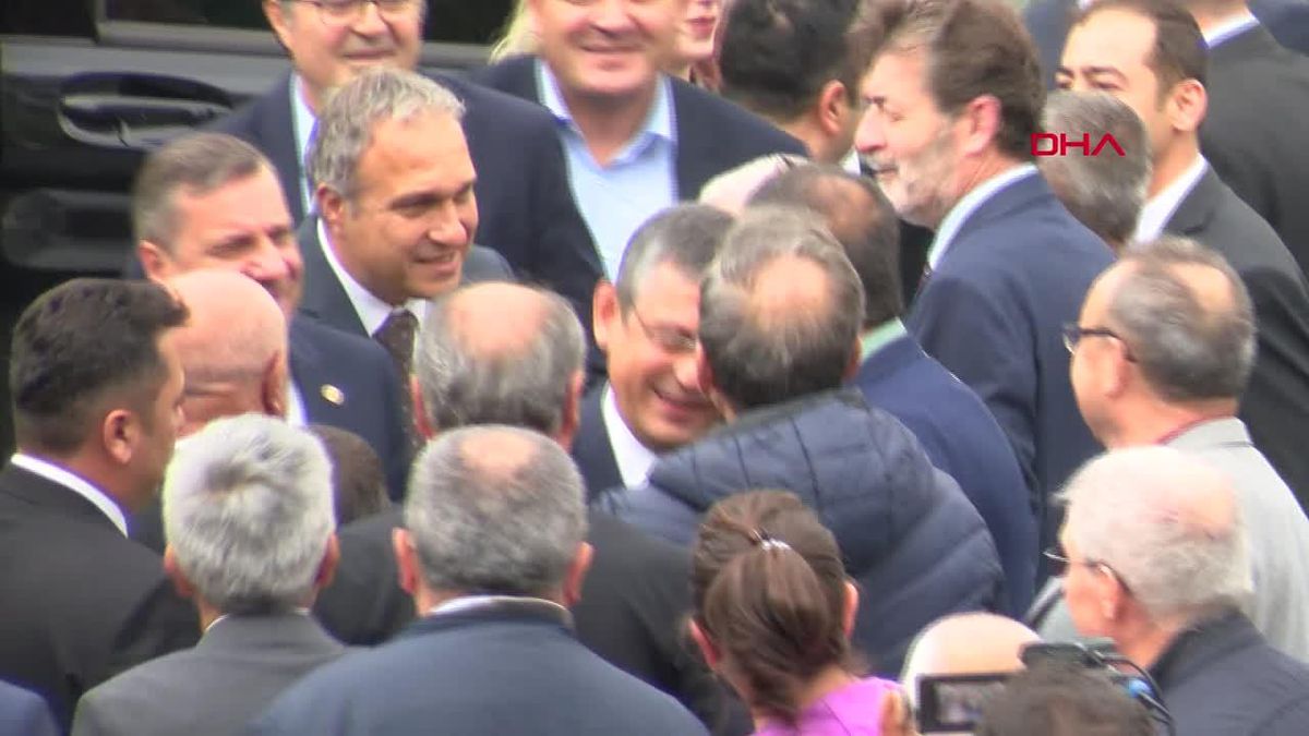 Özgür Özel: Parti kötü yönetilmeye devam ederse daha çok ağlayacağız (2)