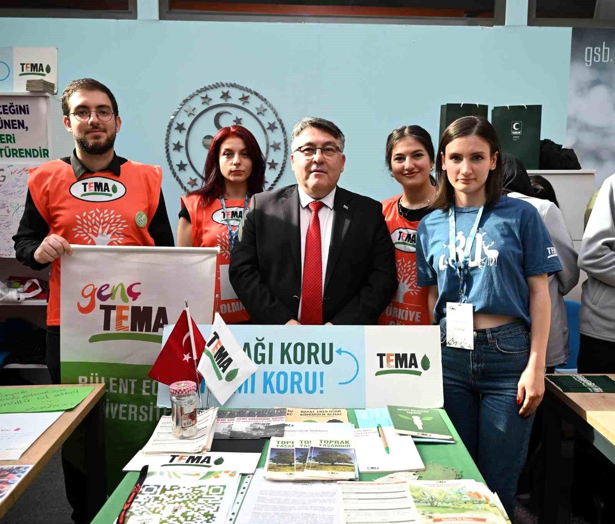 ZBEÜ Rektörü Öğrenci Toplukları Tanıtım Günleri\'ne katıldı
