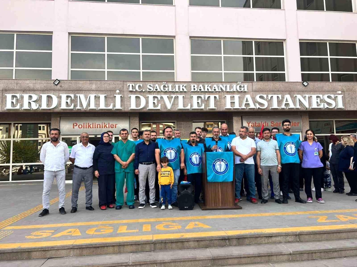 Çankırı\'da Sağlık Çalışanları İsrail\'in Filistin\'e Yönelik Saldırılarını Protesto Etti