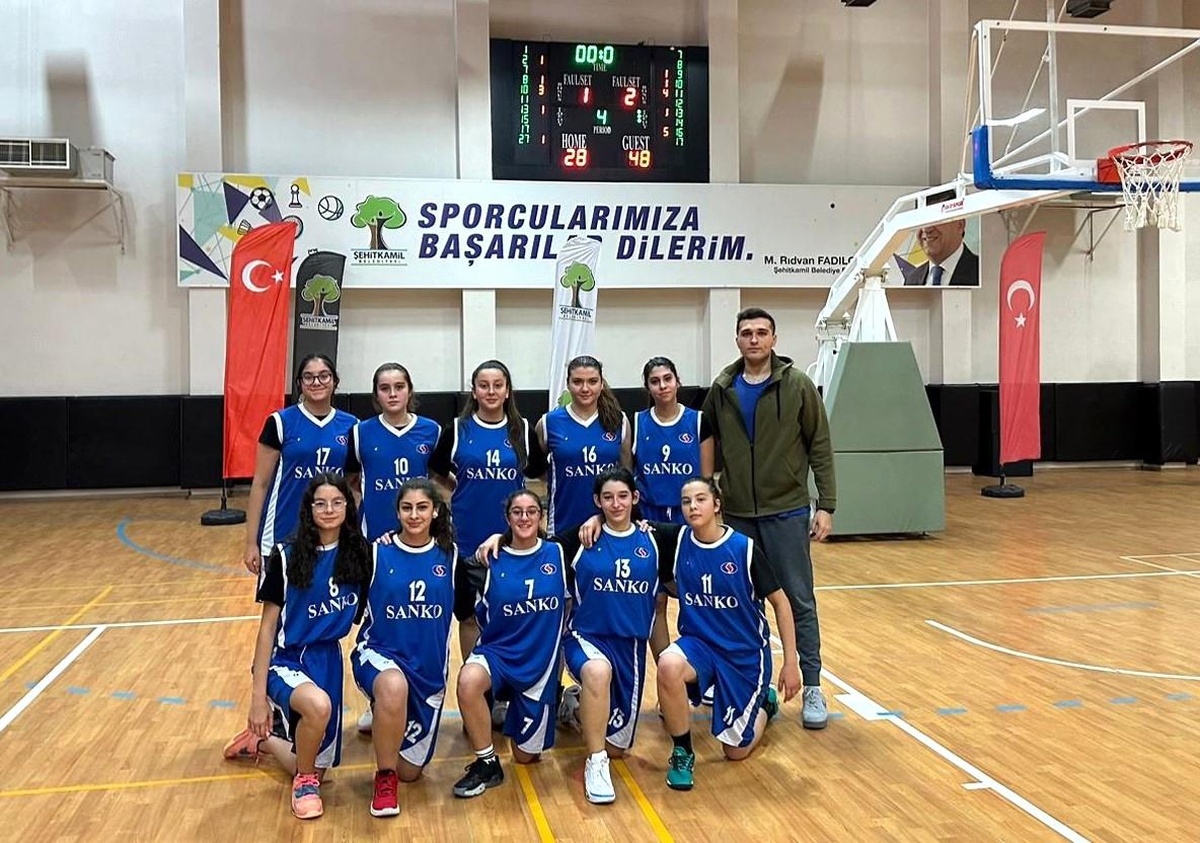 SANKO Okulları Basketbol Takımı il 2.\'si oldu