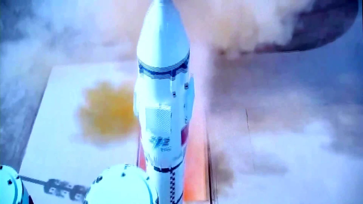 Çin, Shenzhou-17 Mürettebatlı Uzay Aracını Fırlattı