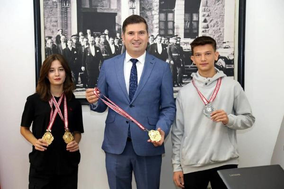 Edremit Belediyesporlu Sporcular Tekvando Şampiyonasında Başarılı Oldu