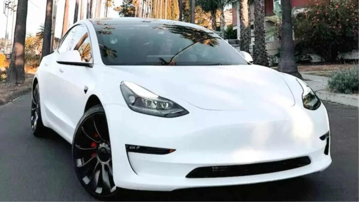 Tesla, Türkiye\'de mobil yükseltme özelliğini kullanıma açtı