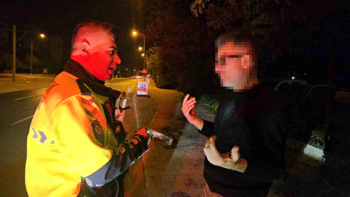 Antalya\'da Alkol Kontrolünde Direnen Motosiklet Sürücüsüne 38 Yıl Ehliyetine El Konuldu