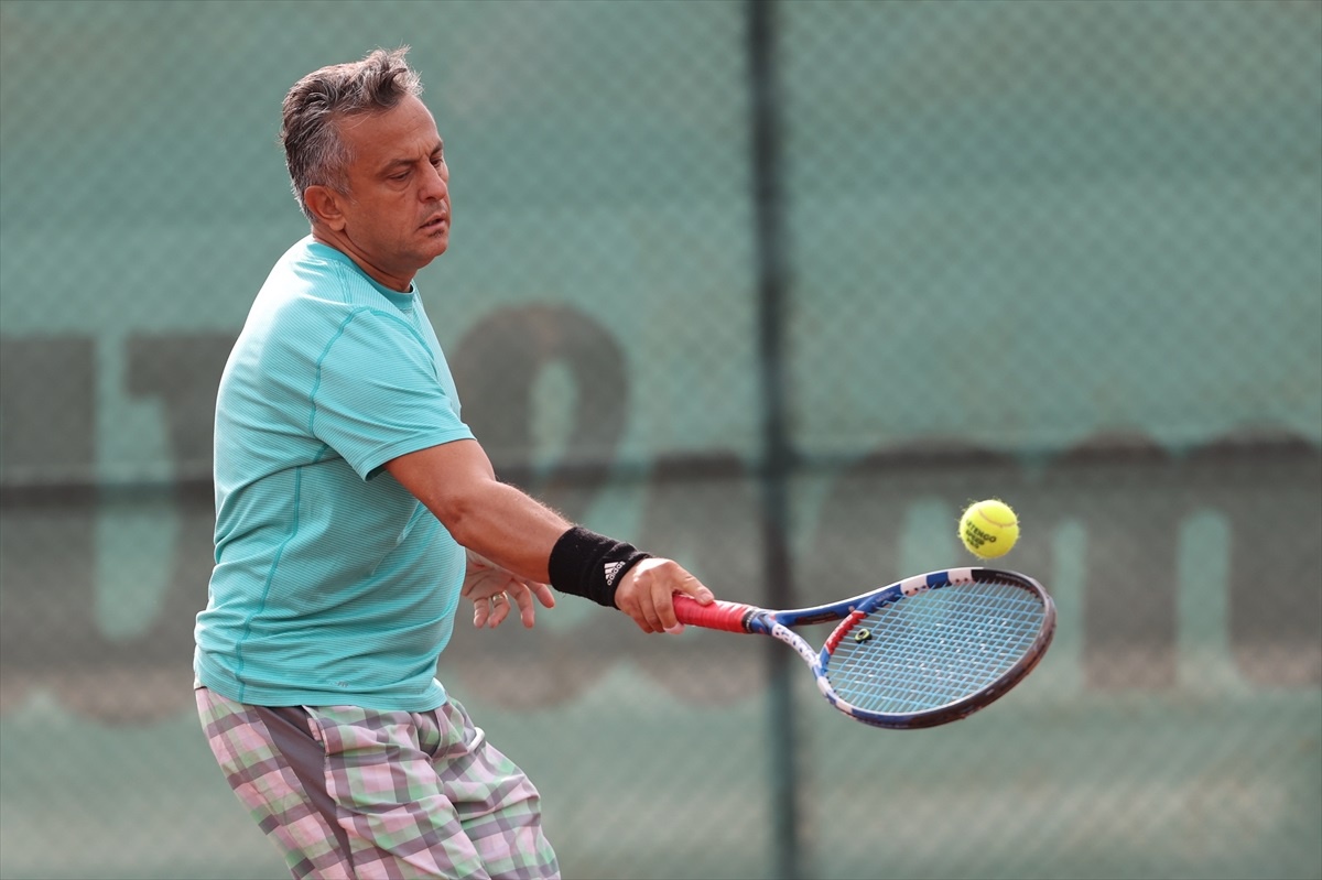 Türkiye Tenis Federasyonu Ankara Tenis Merkezi Cumhuriyet Kupası 100. Yıl Masters Tenis Turnuvası ile açıldı