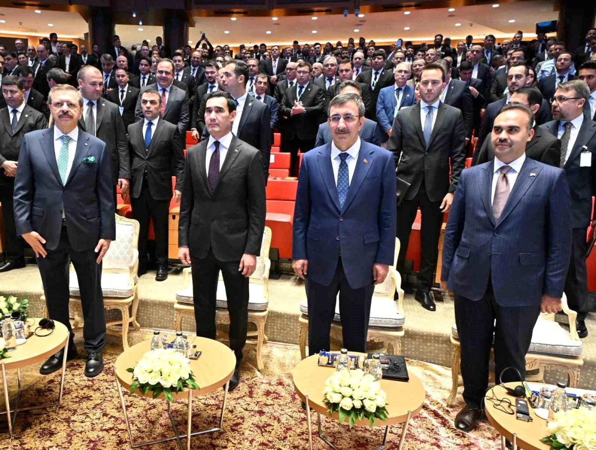 Türkmenistan Devlet Başkanı Berdimuhamedov "Türkiye-Türkmenistan İş Forumu"na katıldı