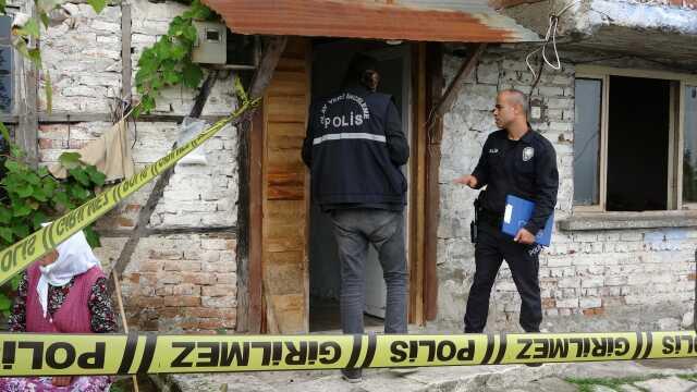 102 yaşındaki adam, evinde çıkan yangında hayatını kaybetti 102 yaşındaki adam, evinde çıkan yangında hayatını kaybetti