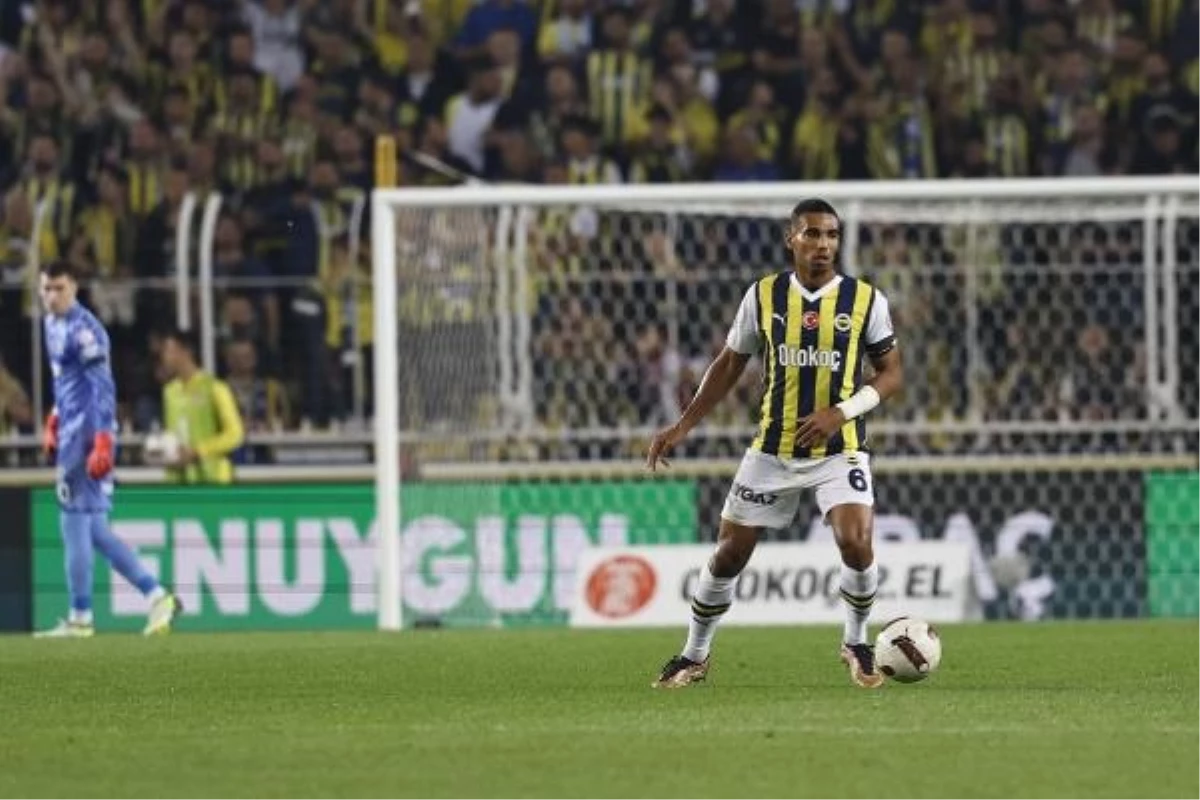 Fenerbahçe\'nin Djiku açıklaması: Sağ ayakta kırık tespit edildi