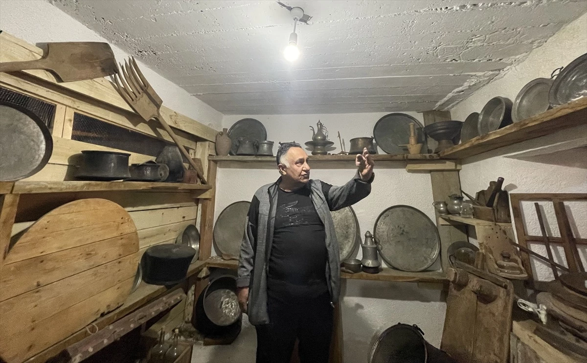 Kayserili Ali Kamil Barshan, babasının eski eşyalarını biriktirdiği \'kültür evi\'nde ata mirasını yaşatıyor