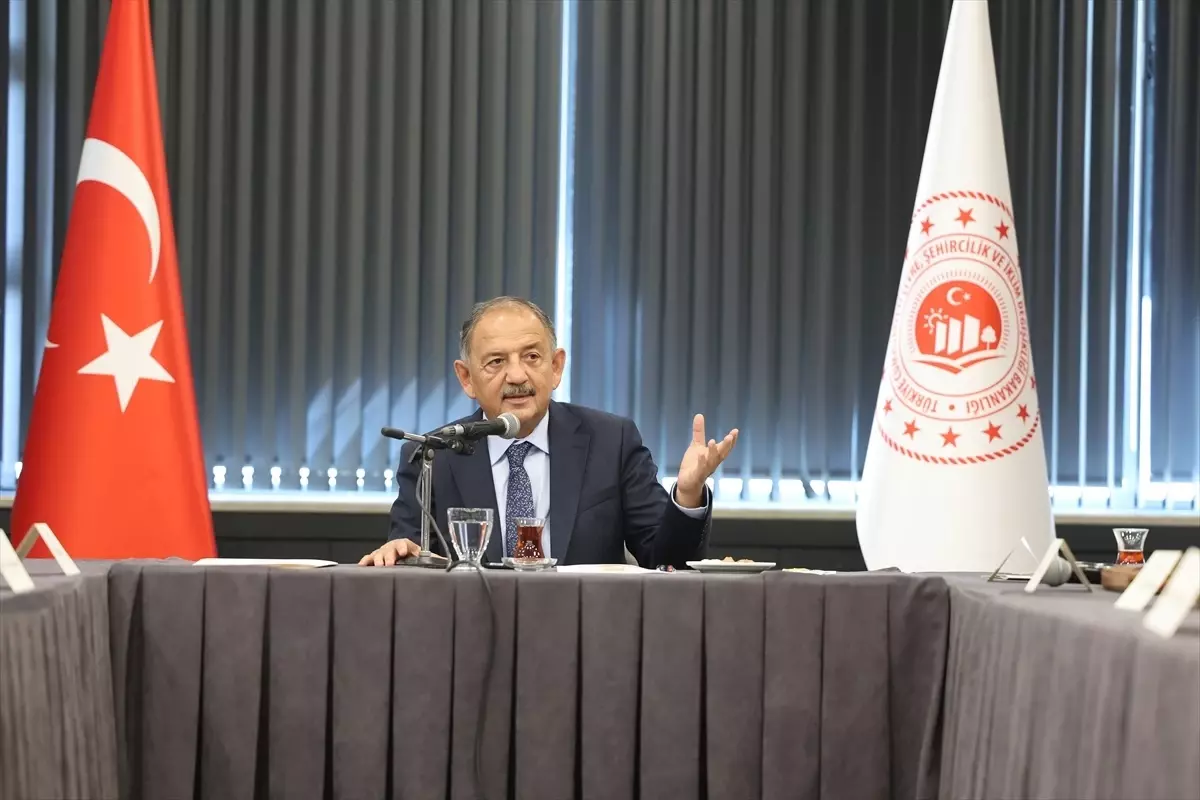 Özhaseki, deprem bölgesindeki il ve ilçelerin ticaret ve sanayi odası başkanlarıyla istişare toplantısında bir araya geldi