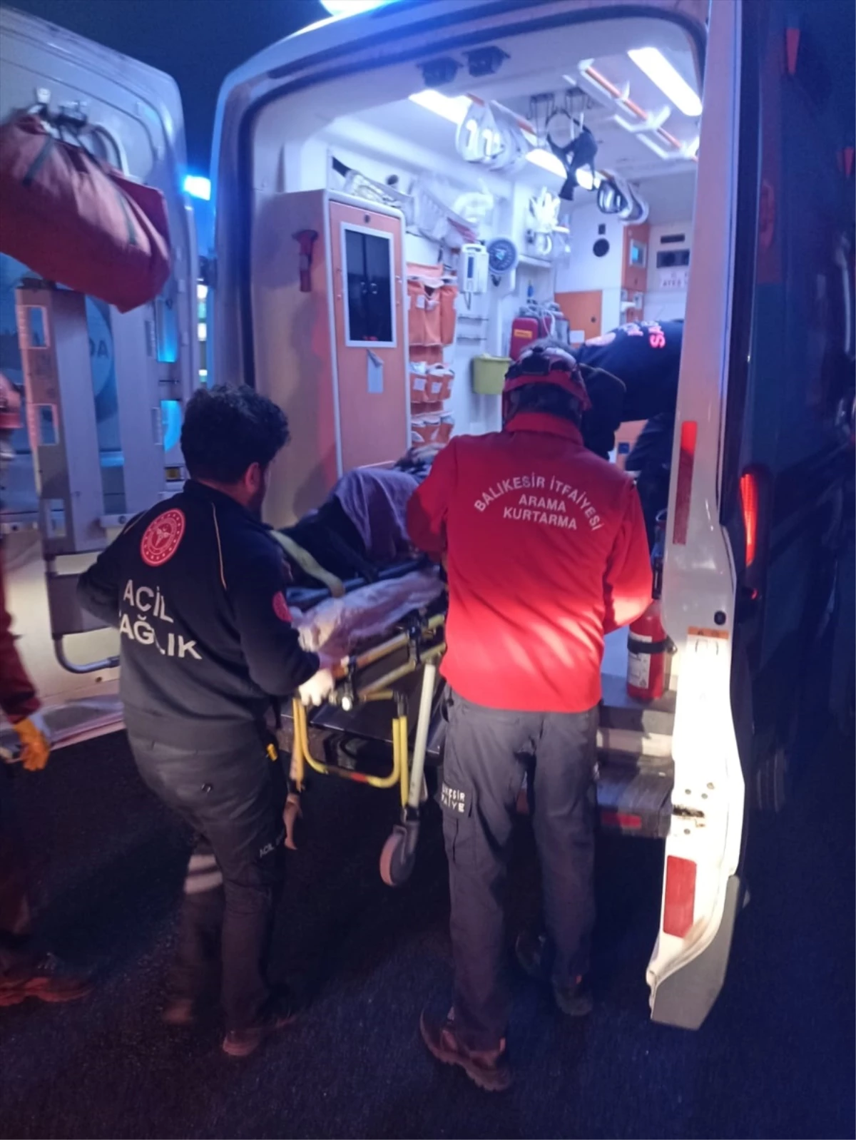Balıkesir\'de trafik kazası: Yabancı uyruklu 5 kişi yaralandı