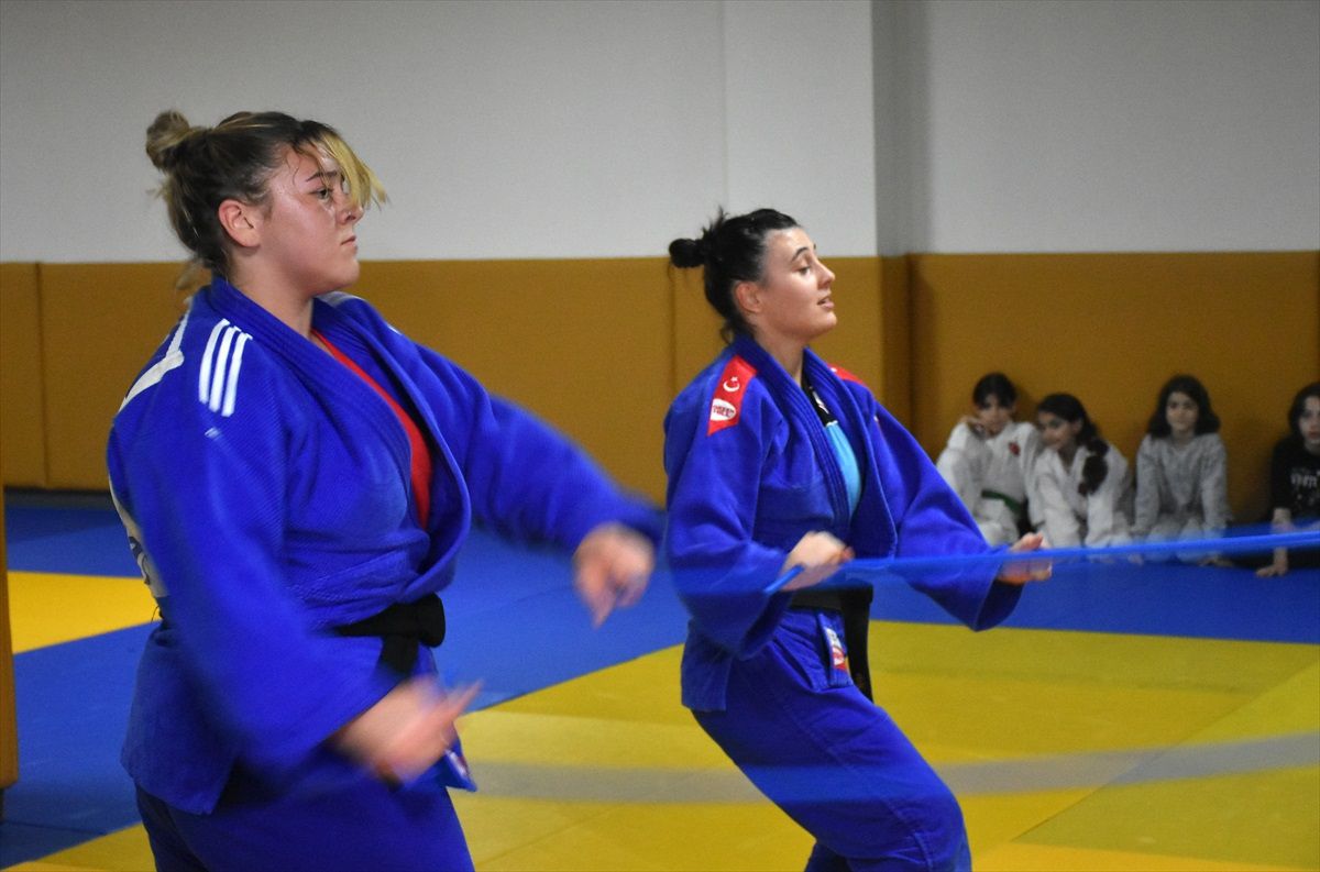 Yağmur Yılmaz, 23 Yaş Altı Judo Balkan Şampiyonası\'nda altın madalya kazandı