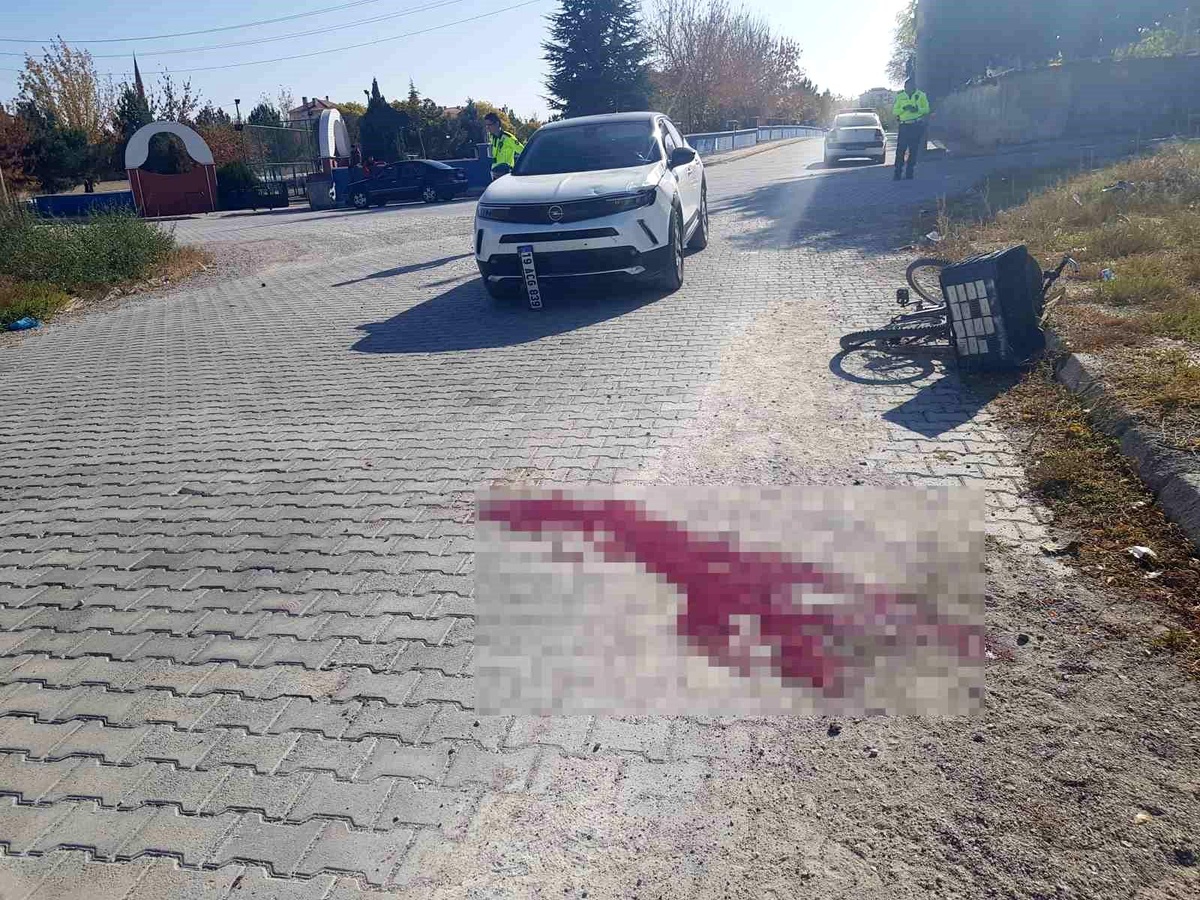 Çorum\'un Alaca ilçesinde ciple çarpışan bisikletin sürücüsü hayatını kaybetti