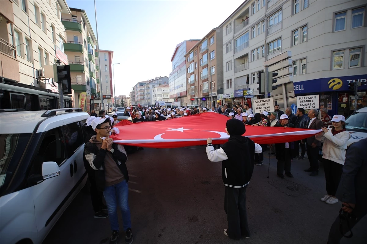 Çubuk\'ta Cumhuriyet\'in 100. yılı kutlamaları kapsamında sağlık için yürüyüş yapıldı