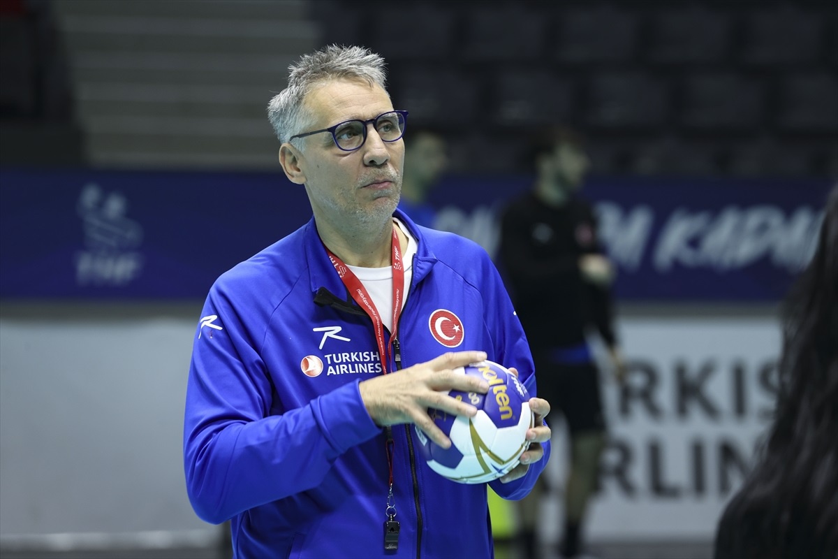 Milli Erkek Hentbol Takımı, Voleybol ve Futboldaki Başarıyı Yakalamak İstiyor