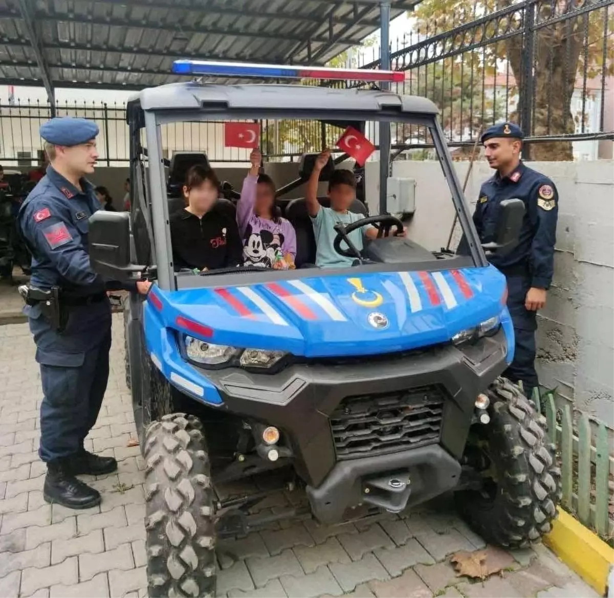 Zonguldak\'ta İlkokul Öğrencileri Jandarma Karakolunu Ziyaret Etti