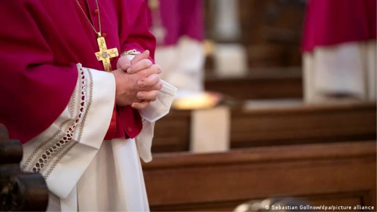 İspanya Katolik Kilisesi\'nde 200 binden fazla çocuk cinsel istismara maruz kaldı