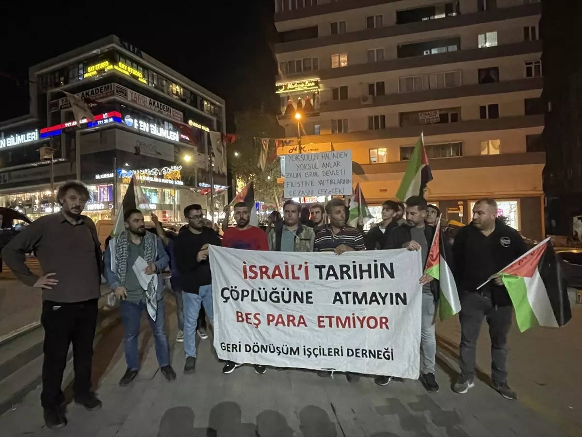 Ümraniye\'de Geri Dönüşüm İşçileri İsrail\'in Gazze\'ye düzenlediği saldırıları protesto etti