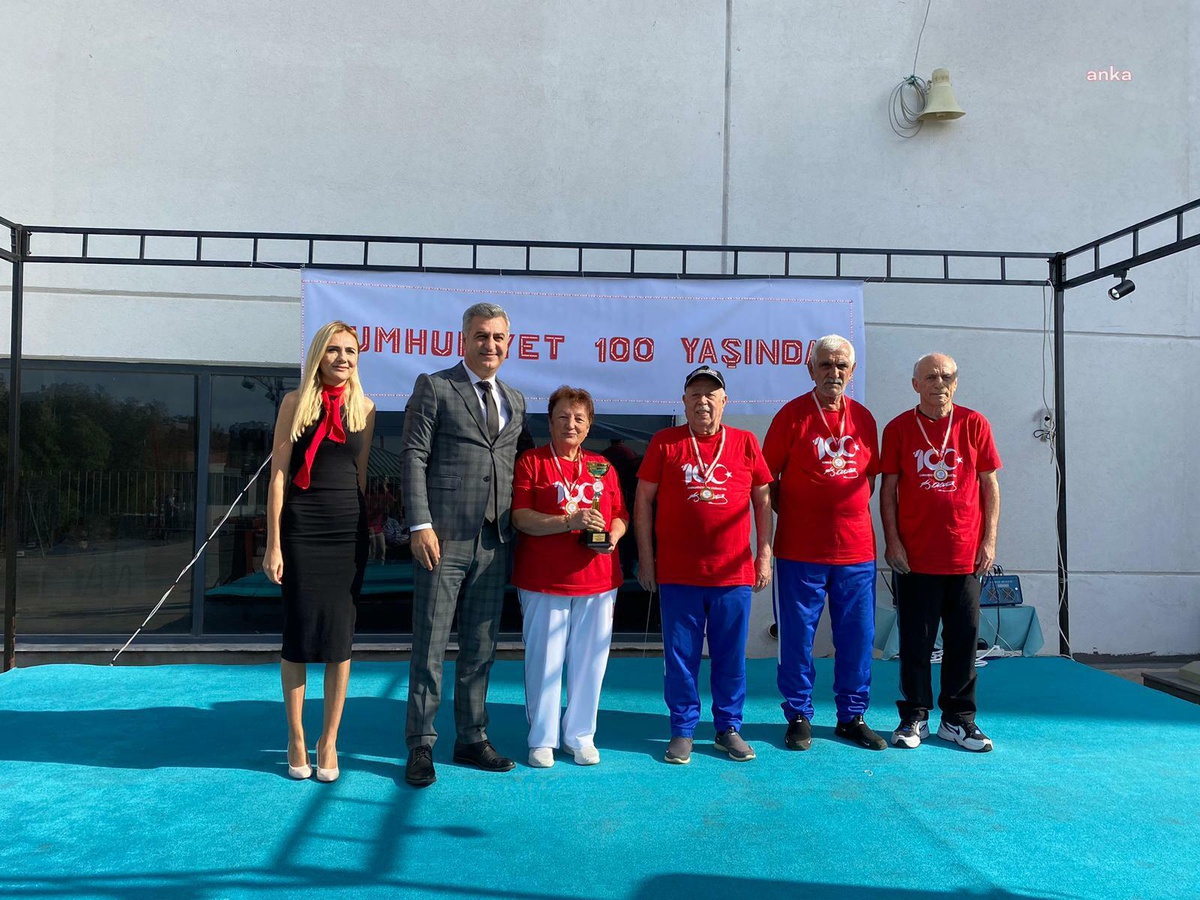 İzmir Büyükşehir Belediyesi Huzurevi Bocce Takımı Türkiye Cumhuriyeti\'nin 100. Yılı Turnuvasında Şampiyon Oldu