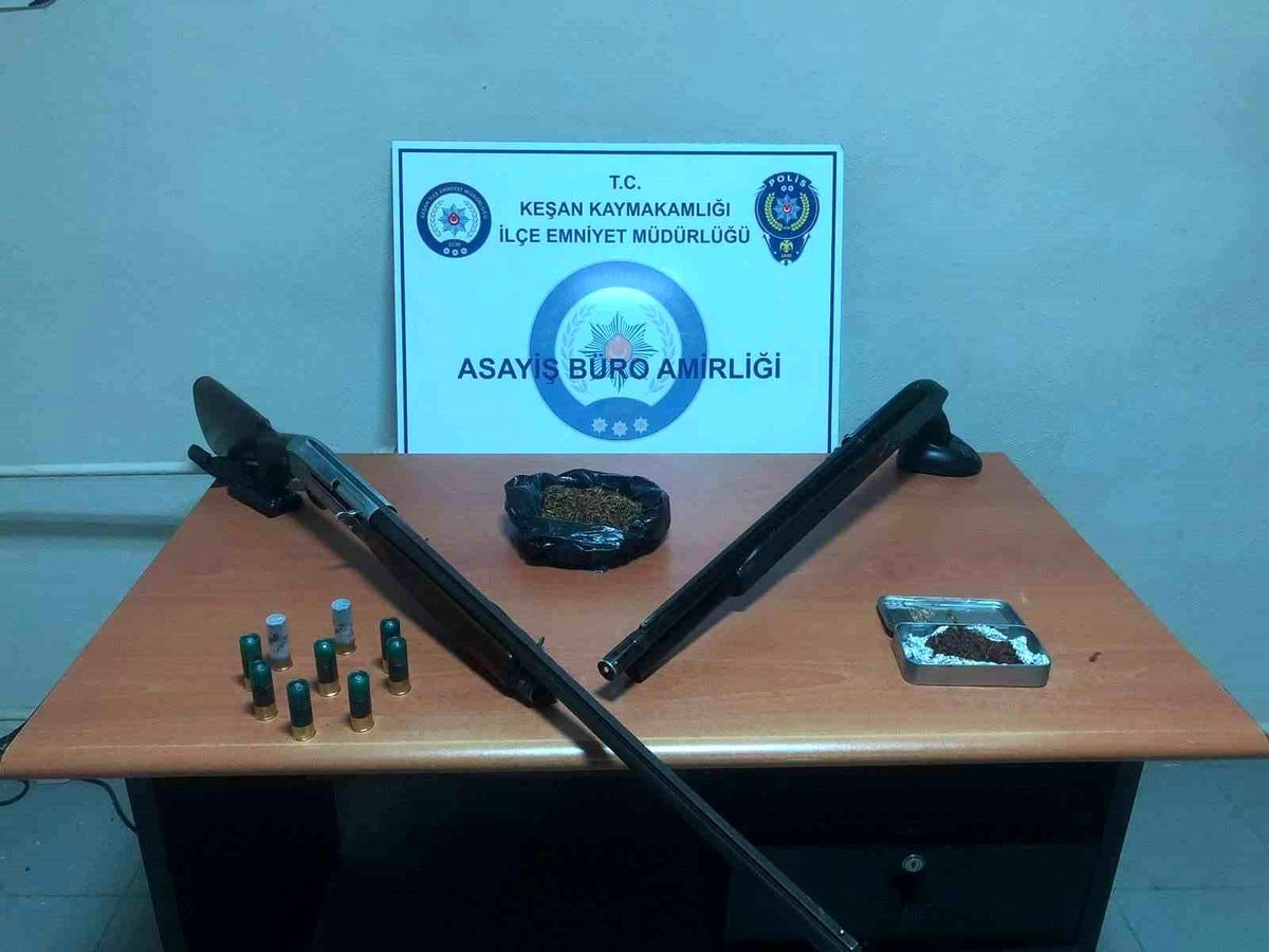 Keşan\'da Uyuşturucu Operasyonu: 127 Gram Uyuşturucu ve 2 Ruhsatsız Tüfek Ele Geçirildi