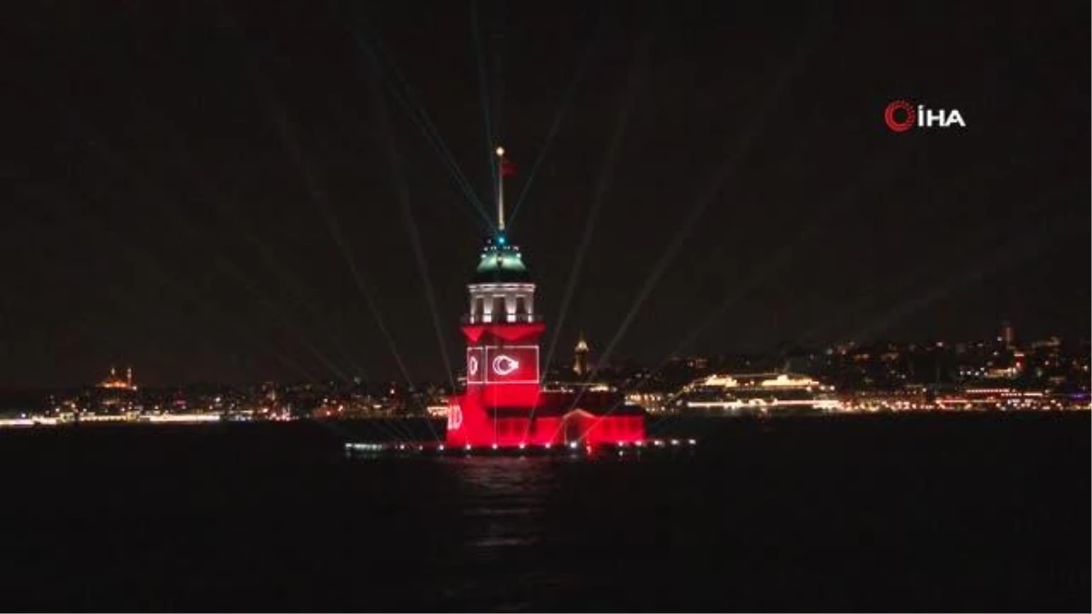 Kız Kulesi\'ne Türk Bayrağı Yansıtıldı