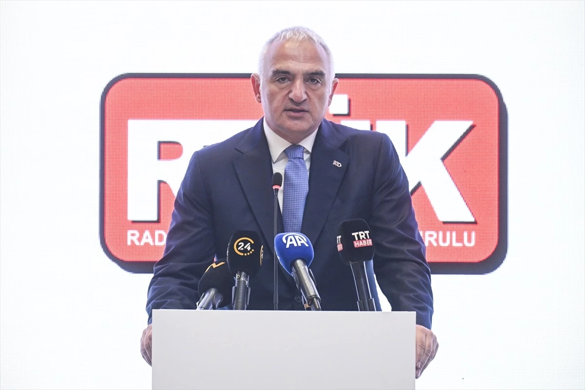 Bakan Ersoy: "Her türlü uluslararası manipülasyonlara karşı ülkemizi ve medyamızı korumalıyız"